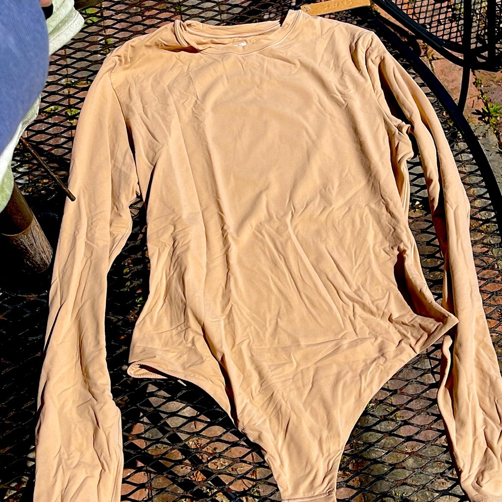 Skims Fits Everybody Long Sleeve Bodysuit sz L Clay